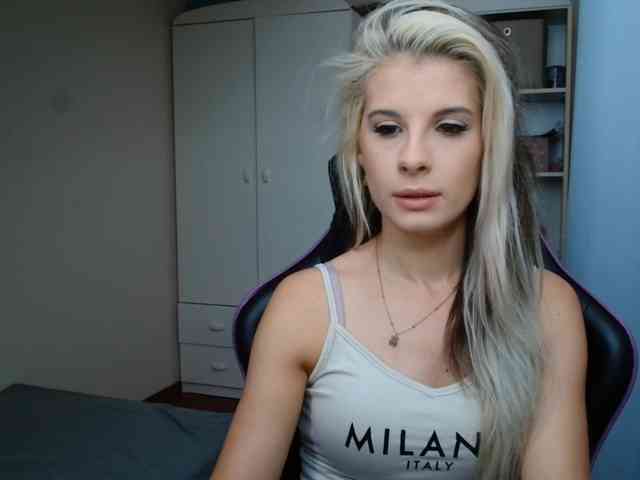 KristineNatural webcam