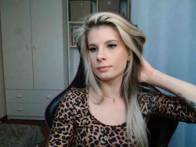 KristineNatural webcam