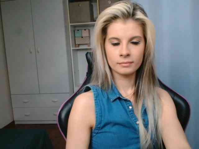 KristineNatural webcam