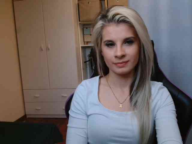 KristineNatural webcam