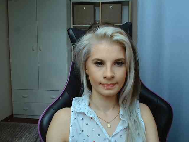 KristineNatural webcam
