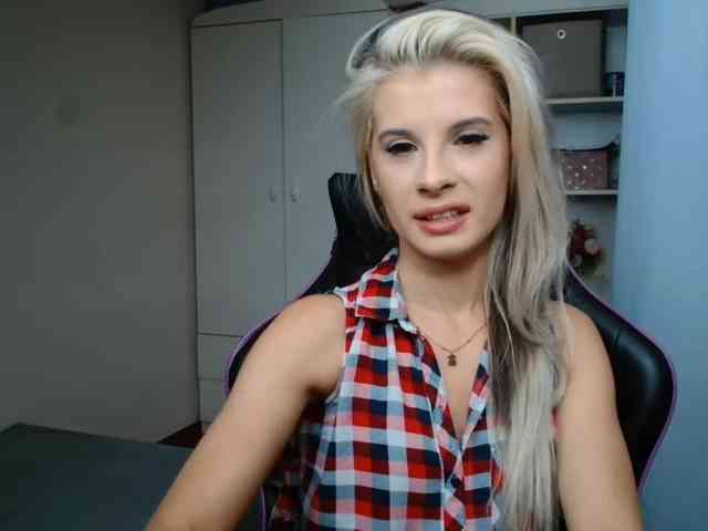 KristineNatural webcam