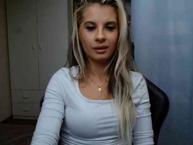 KristineNatural webcam