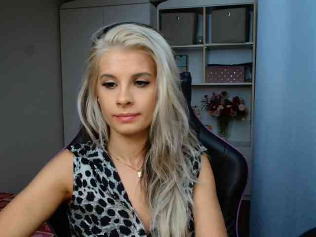 KristineNatural webcam