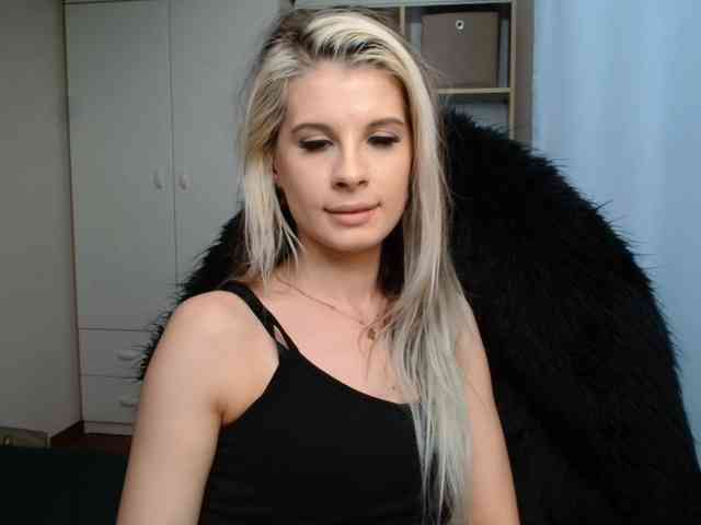 KristineNatural webcam