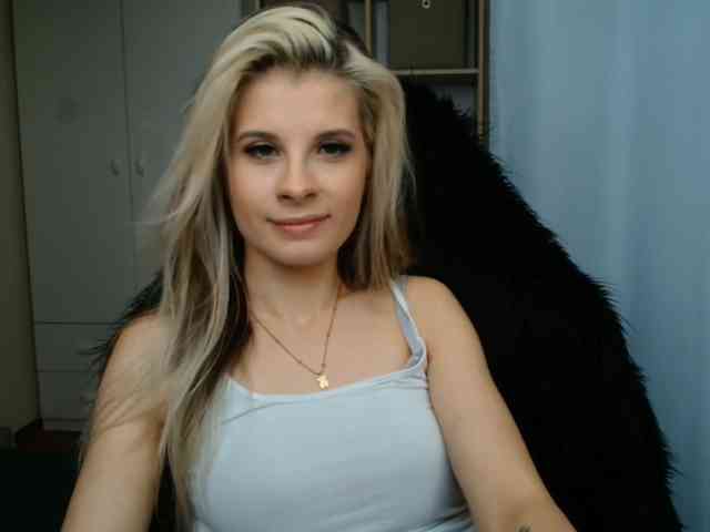 KristineNatural webcam