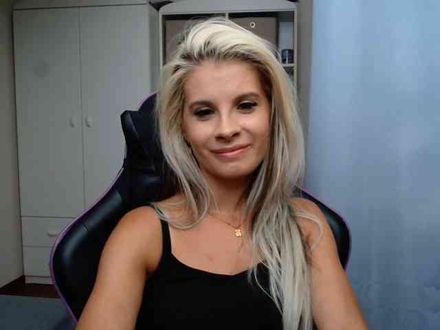 KristineNatural webcam