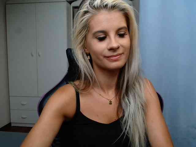 KristineNatural webcam