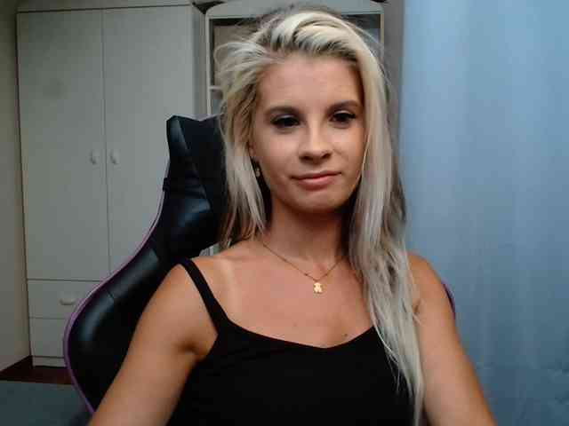KristineNatural webcam