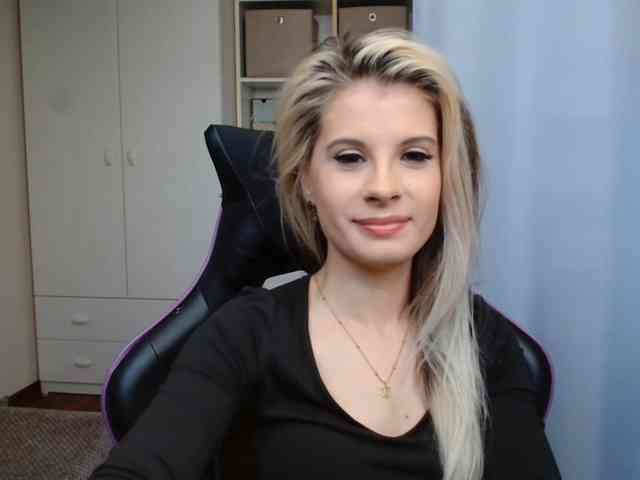 KristineNatural webcam