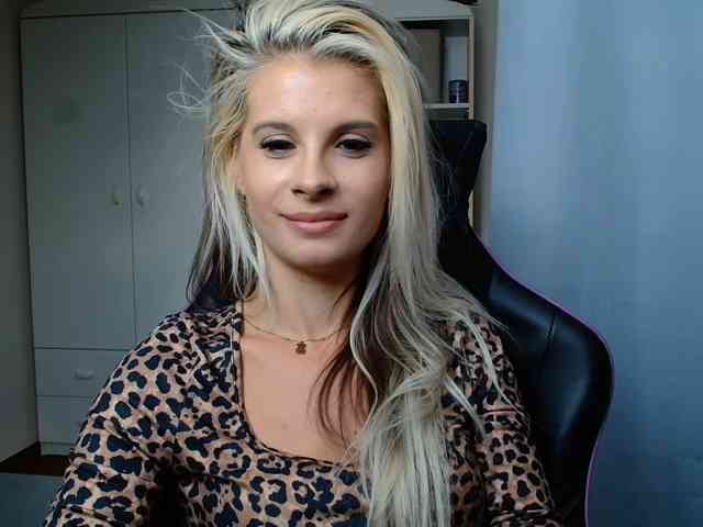KristineNatural webcam