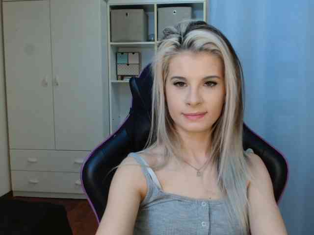 KristineNatural webcam
