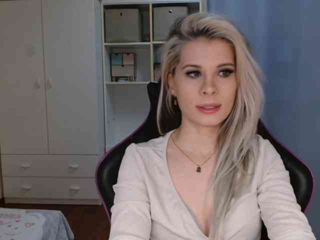 KristineNatural webcam