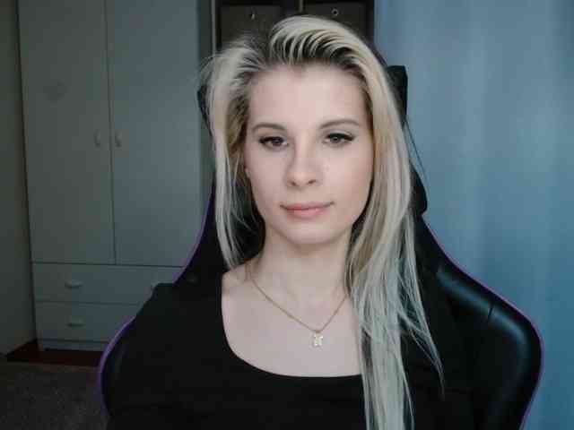 KristineNatural webcam