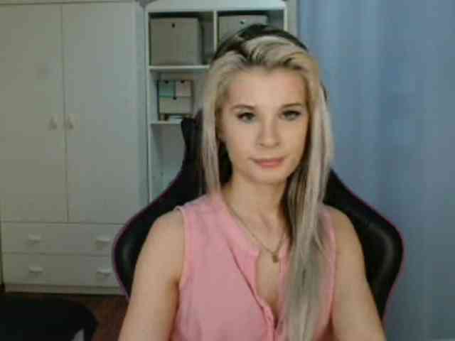KristineNatural webcam