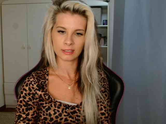 KristineNatural webcam
