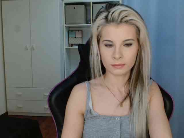 KristineNatural webcam