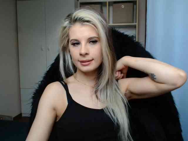 KristineNatural webcam