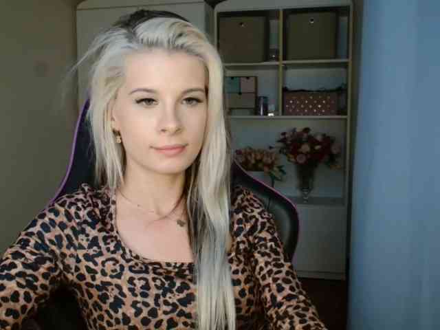 KristineNatural webcam