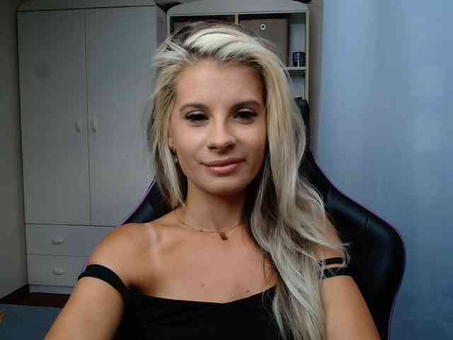 KristineNatural webcam