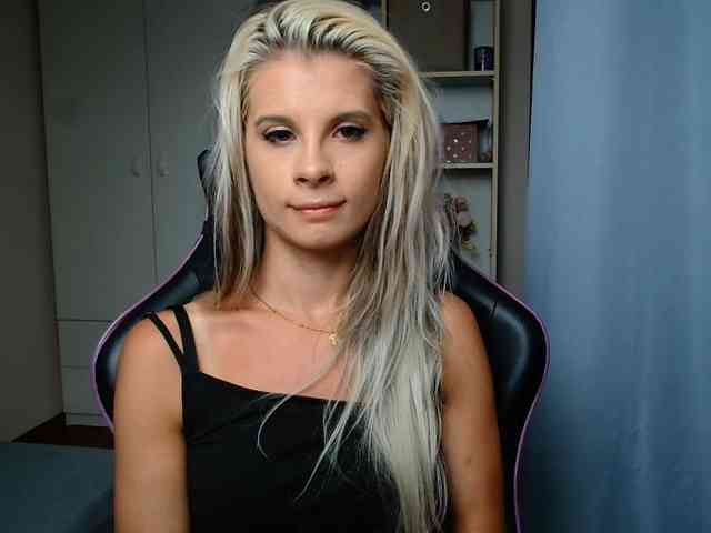 KristineNatural webcam