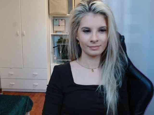 KristineNatural webcam