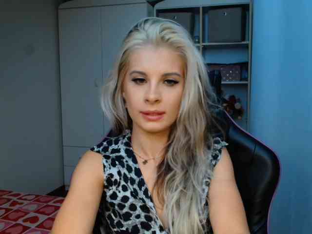 KristineNatural webcam