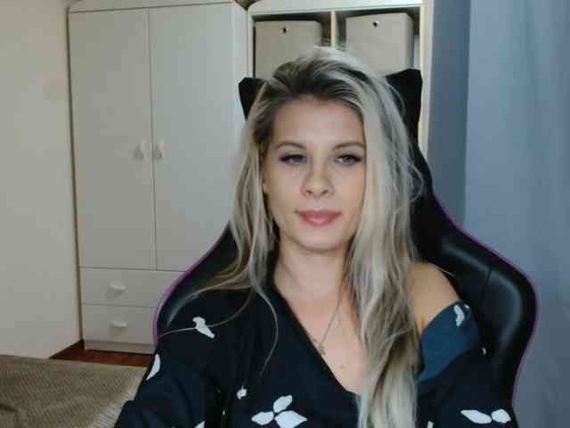 KristineNatural webcam