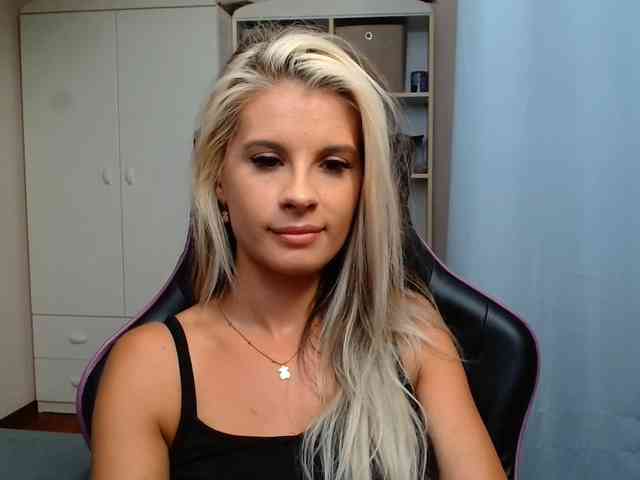 KristineNatural webcam