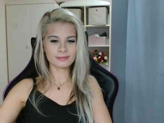 KristineNatural webcam