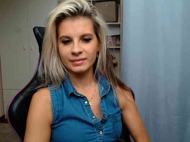 KristineNatural webcam