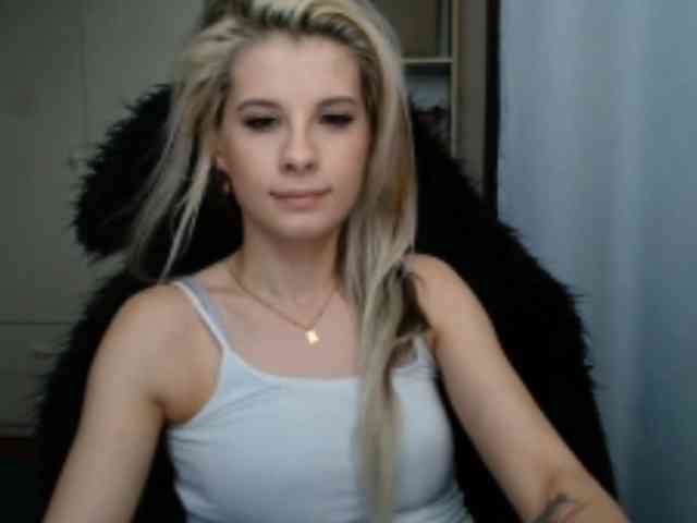 KristineNatural webcam