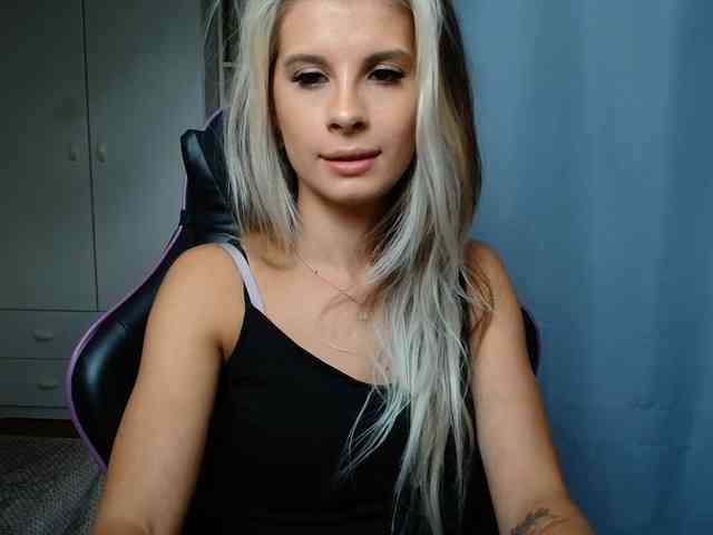 KristineNatural webcam