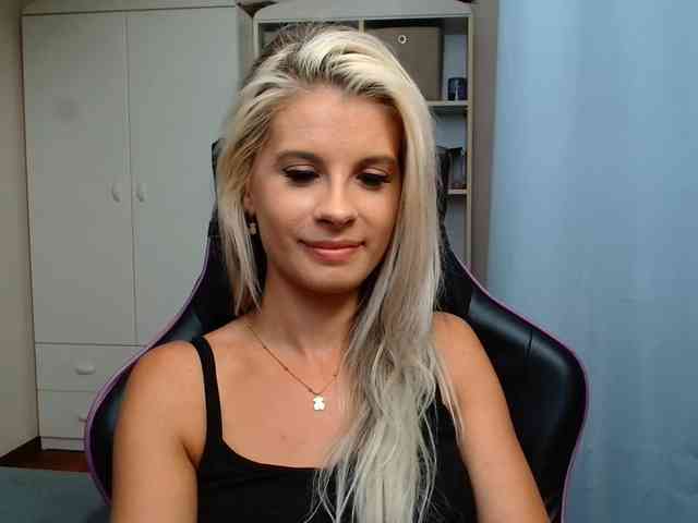KristineNatural webcam