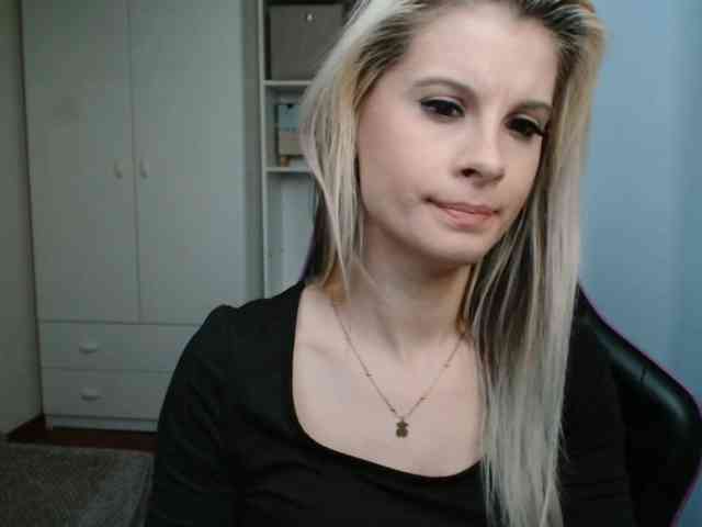 KristineNatural webcam