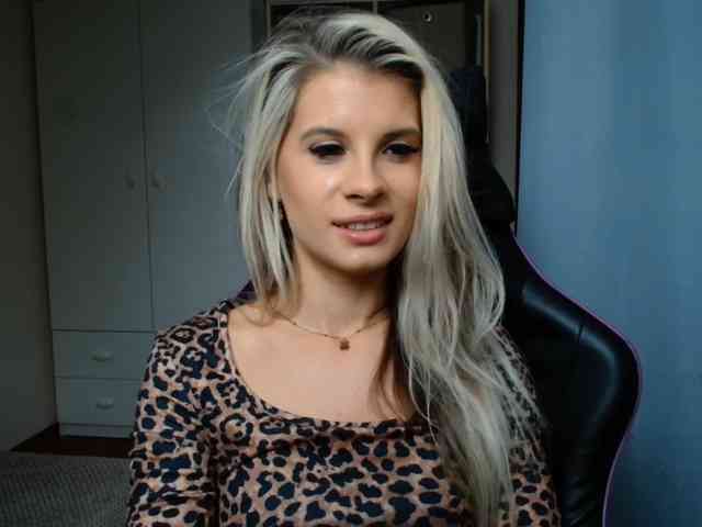 KristineNatural webcam