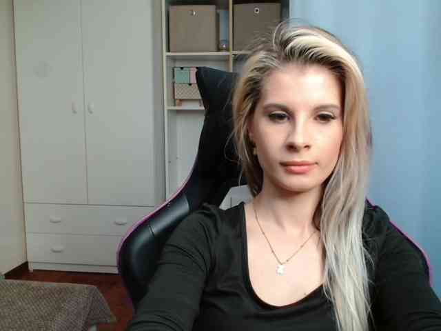 KristineNatural webcam