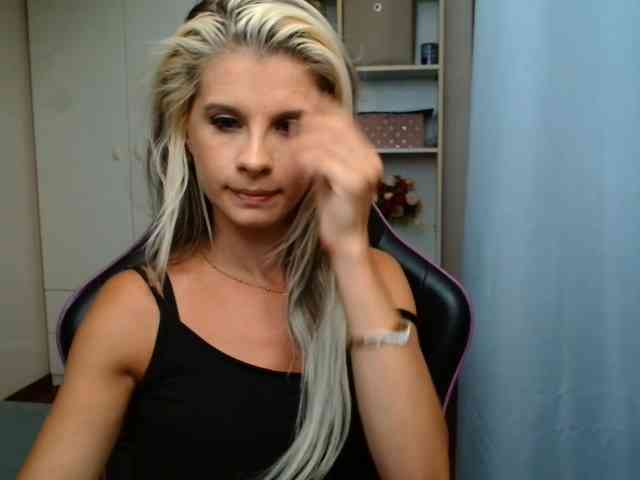 KristineNatural webcam