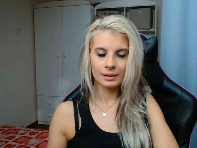 KristineNatural webcam