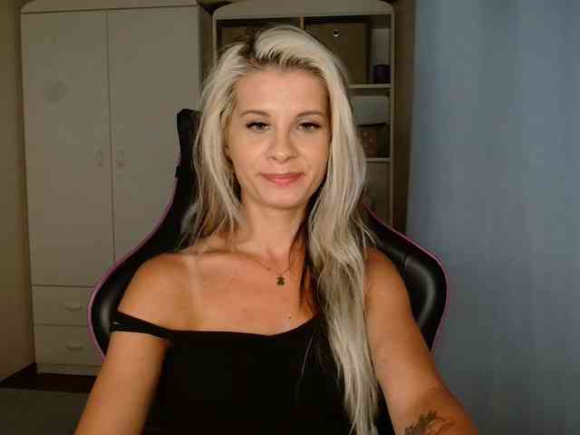 KristineNatural webcam