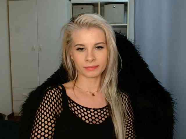 KristineNatural webcam