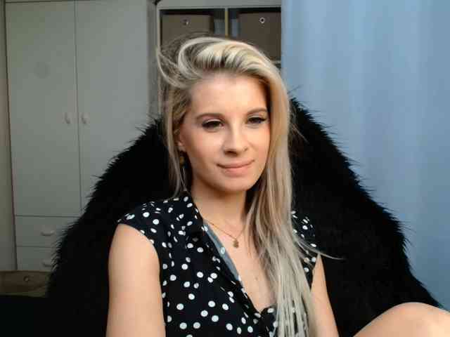 KristineNatural webcam