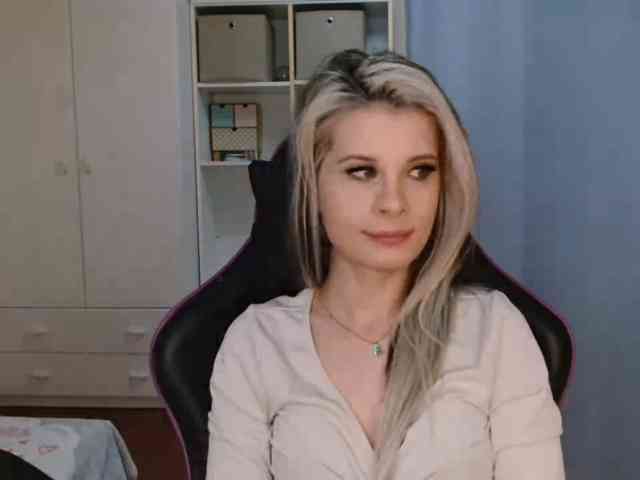 KristineNatural webcam