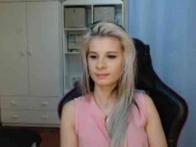 KristineNatural webcam