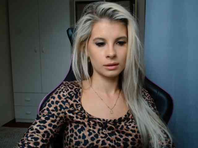 KristineNatural webcam