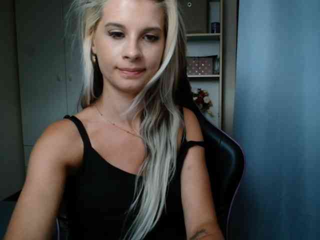 KristineNatural webcam
