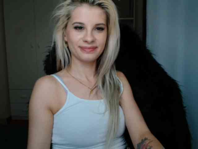 KristineNatural webcam