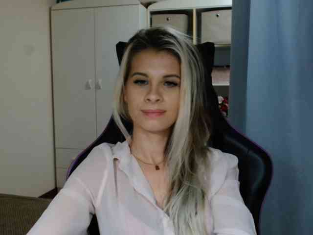 KristineNatural webcam