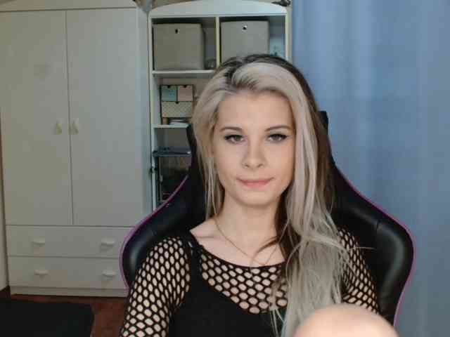 KristineNatural webcam