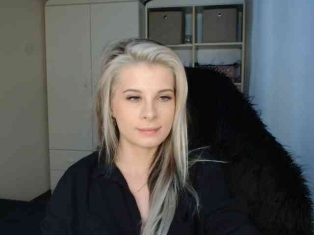 KristineNatural webcam